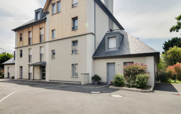 Confidence - Photo 2